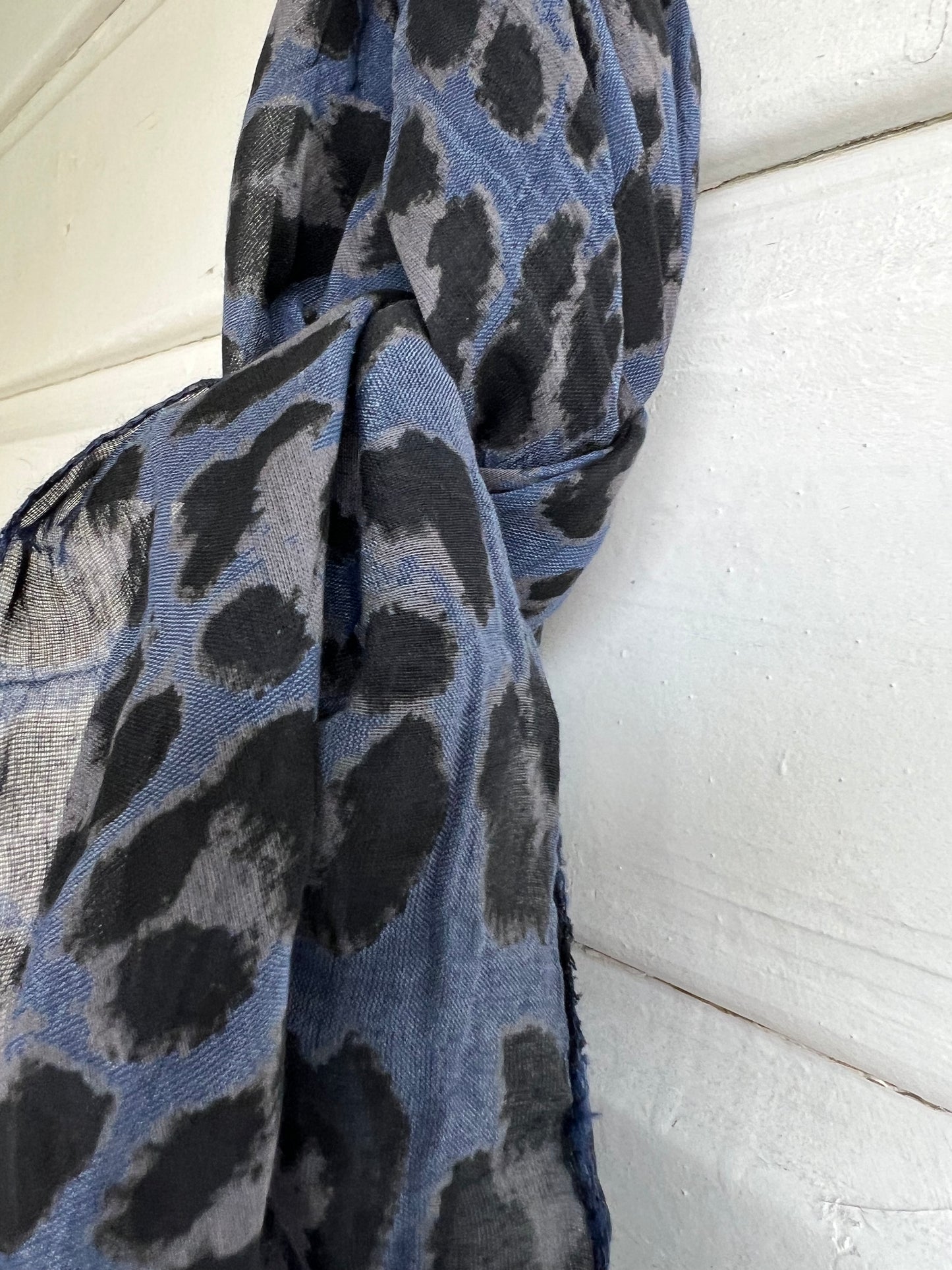 Klein sjaaltje Leo blauw
