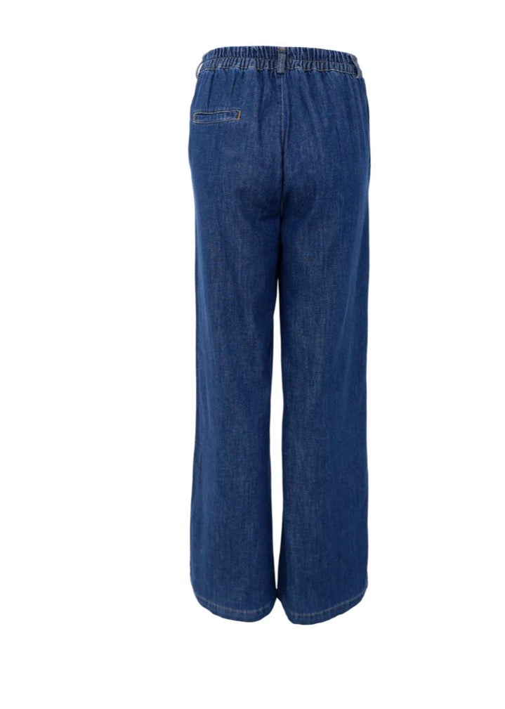 Jeans pants