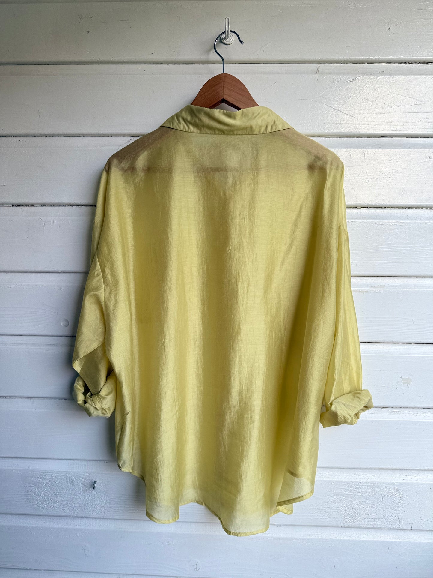 Blouse silk zacht geel