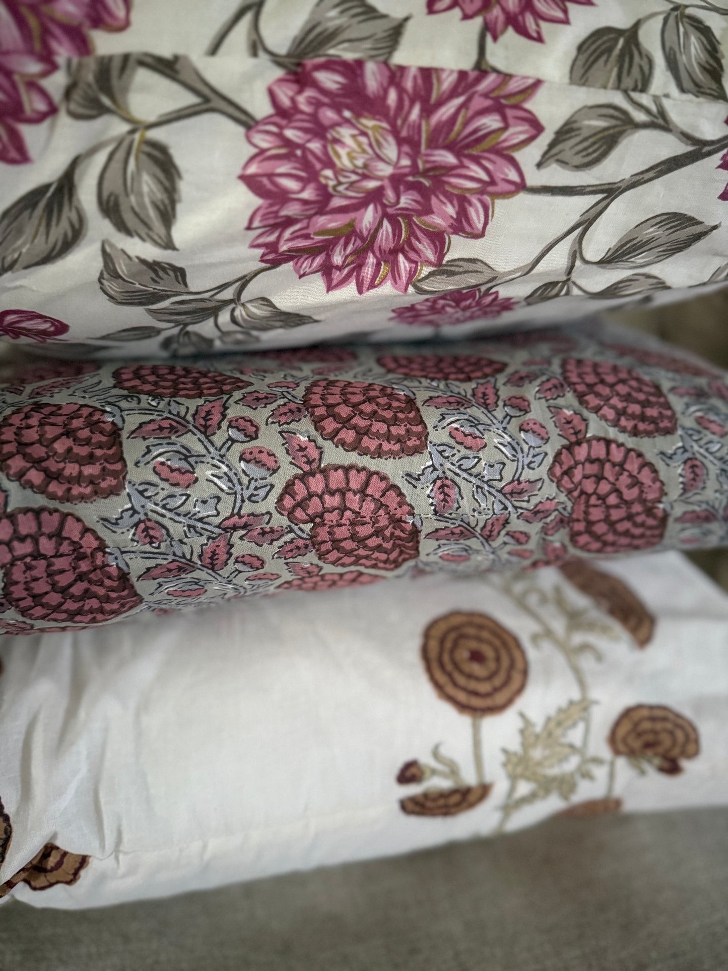 Kussen bloem Bordeaux