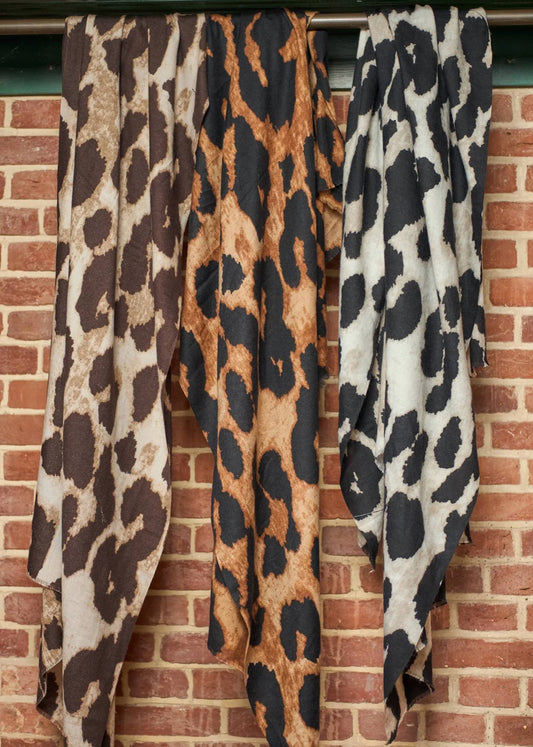 S A L E Shawl Leo Zwart/Grey